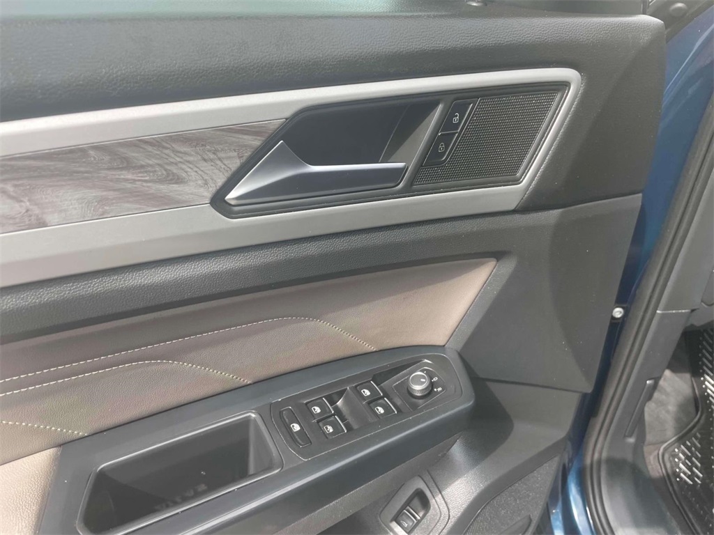 2021 Volkswagen Atlas Cross Sport SE Technology photo 13
