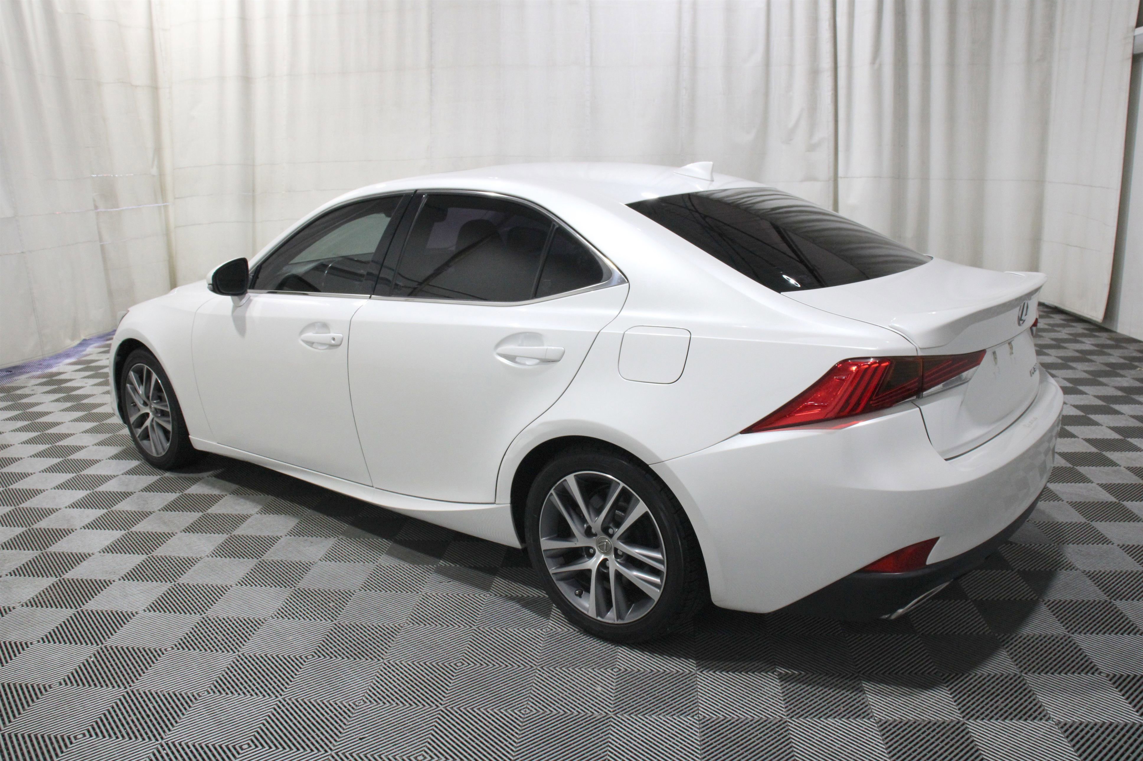 2020 Lexus IS 300 photo 11