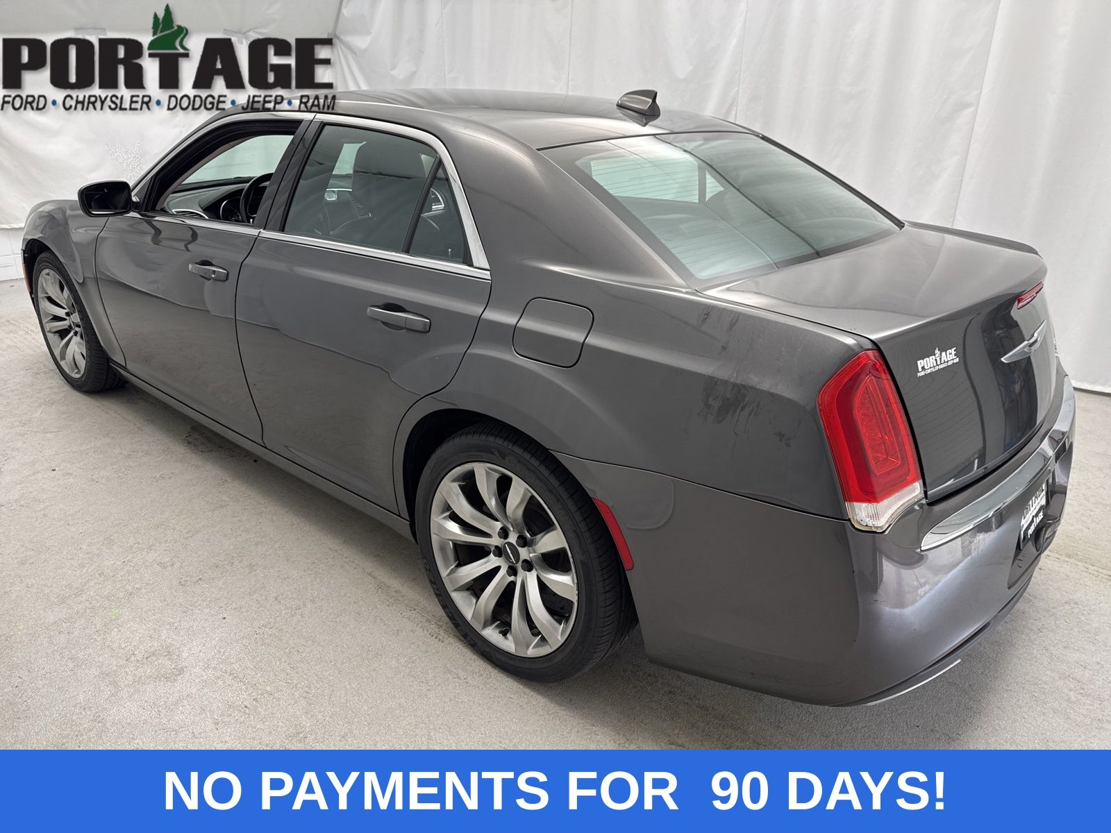 2015 Chrysler 300 Limited photo 4