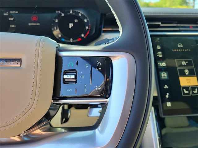 2025 Land Rover Range Rover SE photo 25
