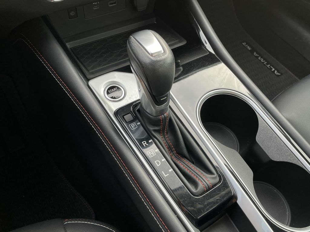 2023 Nissan Altima 2.5 SR photo 22