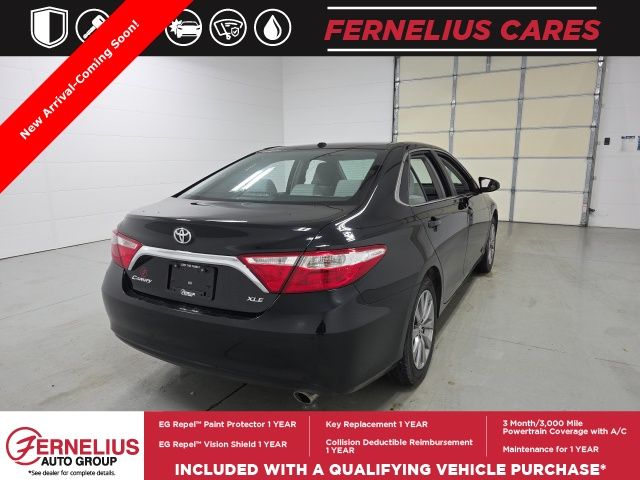 2017 Toyota Camry XLE photo 4