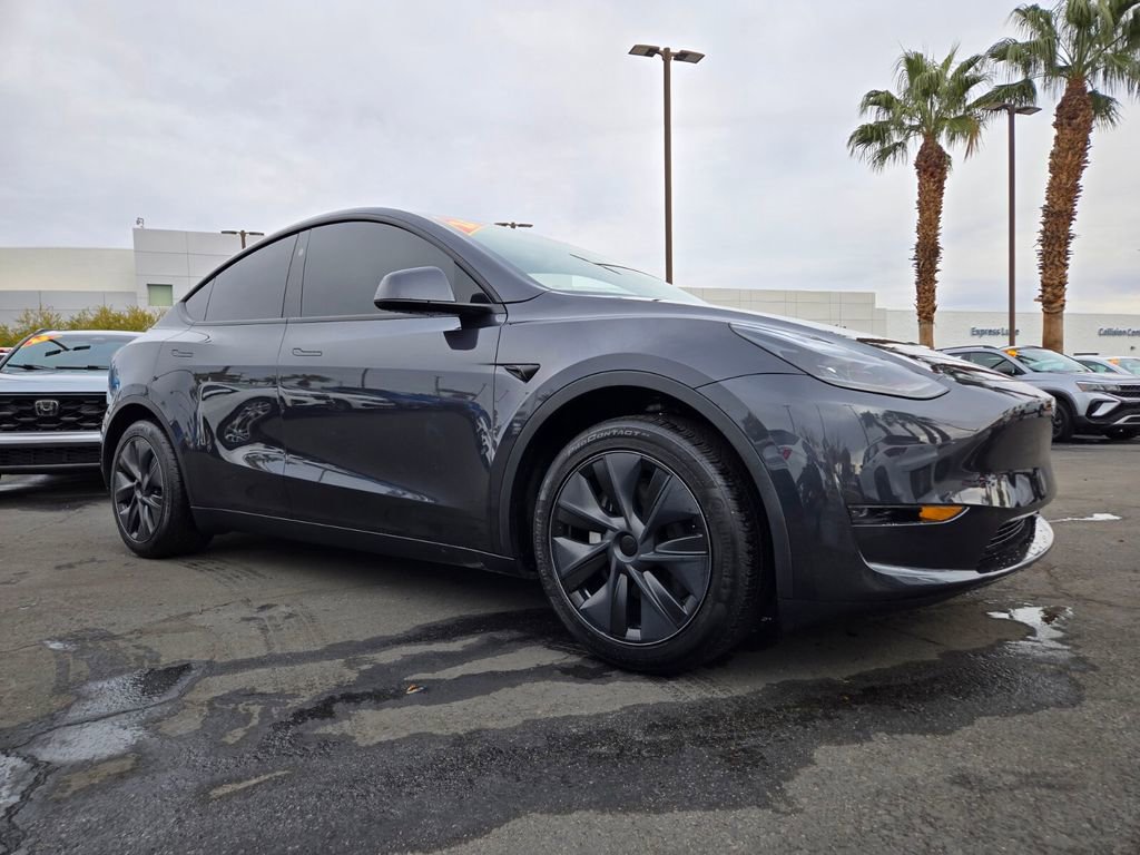 2024 Tesla Model Y Long Range's photo