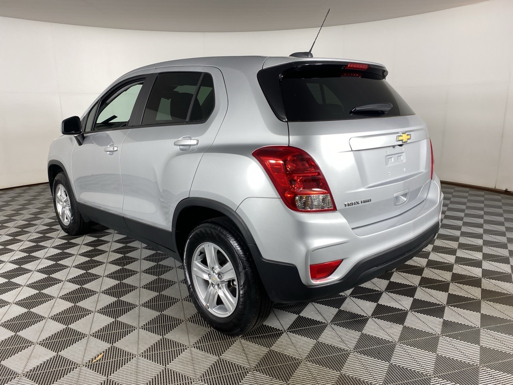2022 Chevrolet Trax LS photo 5