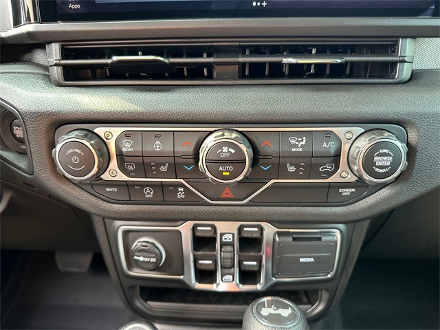 2025 Jeep Wrangler Sport S photo 19
