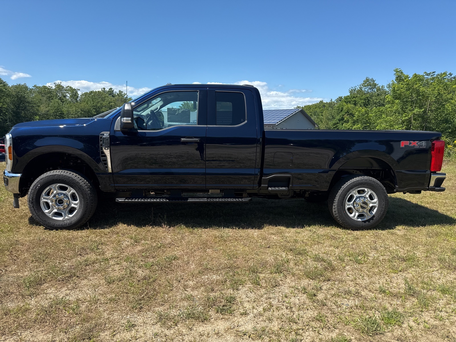 2025 Ford F-250 XLT photo 4