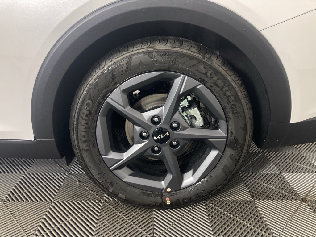 2025 Kia K4 LXS photo 10