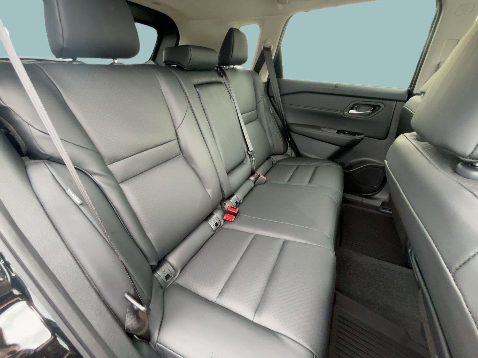 2026 Nissan Rogue SV photo 22