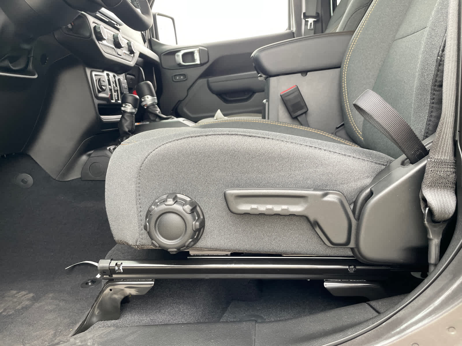 2025 Jeep Gladiator Sport S photo 19