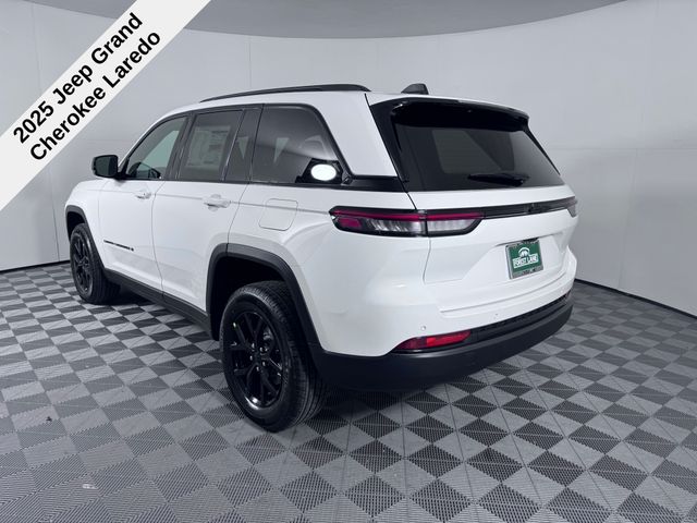 2025 Jeep Grand Cherokee Laredo Altitude X photo 4