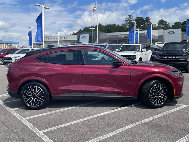 2025 Ford Mustang Mach-E Premium photo 2