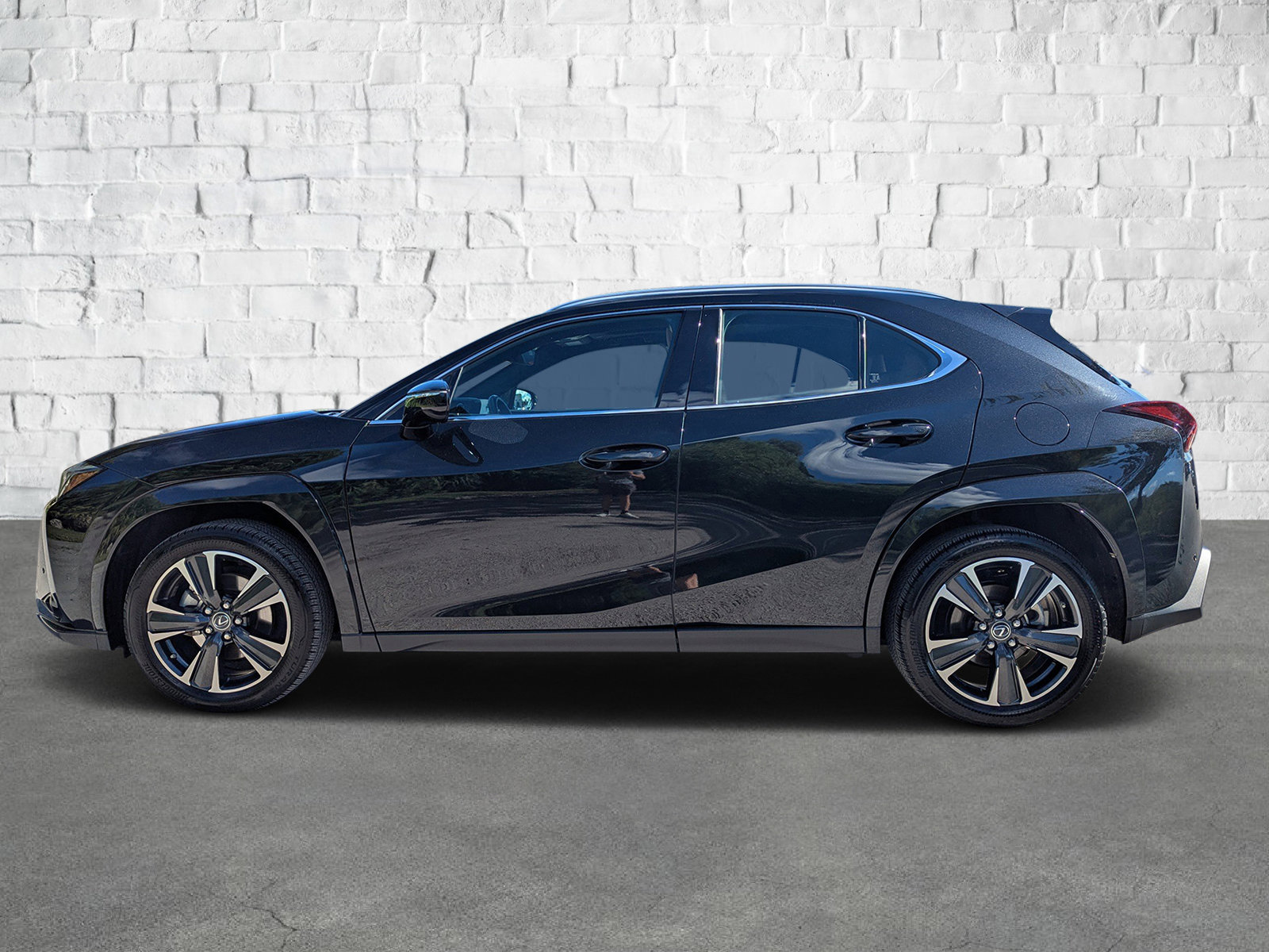 2023 Lexus UX 250h Premium photo 7