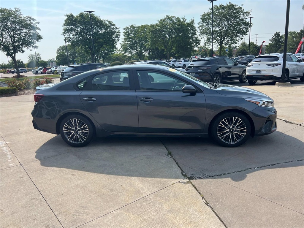 2022 Kia Forte GT-Line photo 6