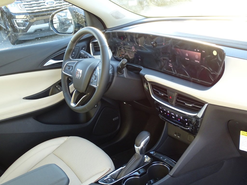 2024 Buick Encore GX Avenir photo 5
