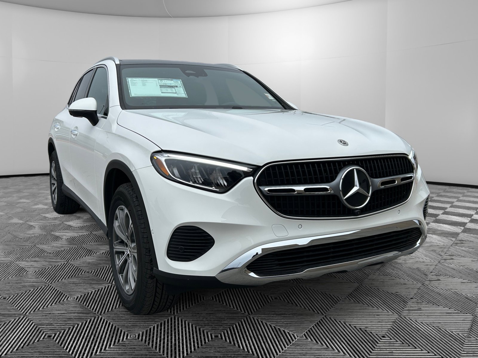 2026 Mercedes-Benz GLC Base's photo