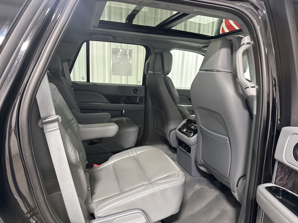 2021 Lincoln Navigator Reserve photo 24