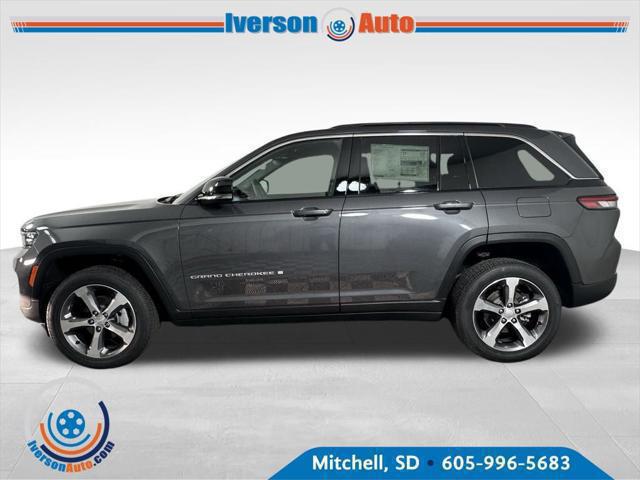 2025 Jeep Grand Cherokee Limited photo 2