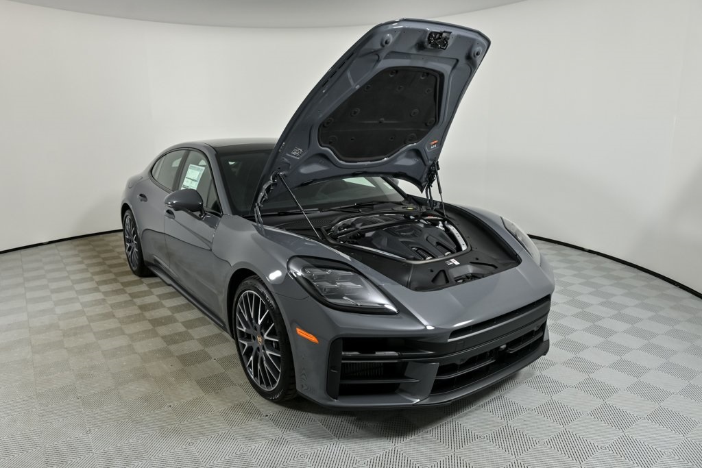 2025 Porsche Panamera Base photo 31