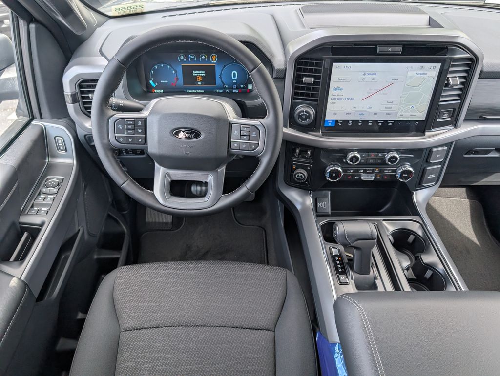 2025 Ford F-150 XLT photo 6
