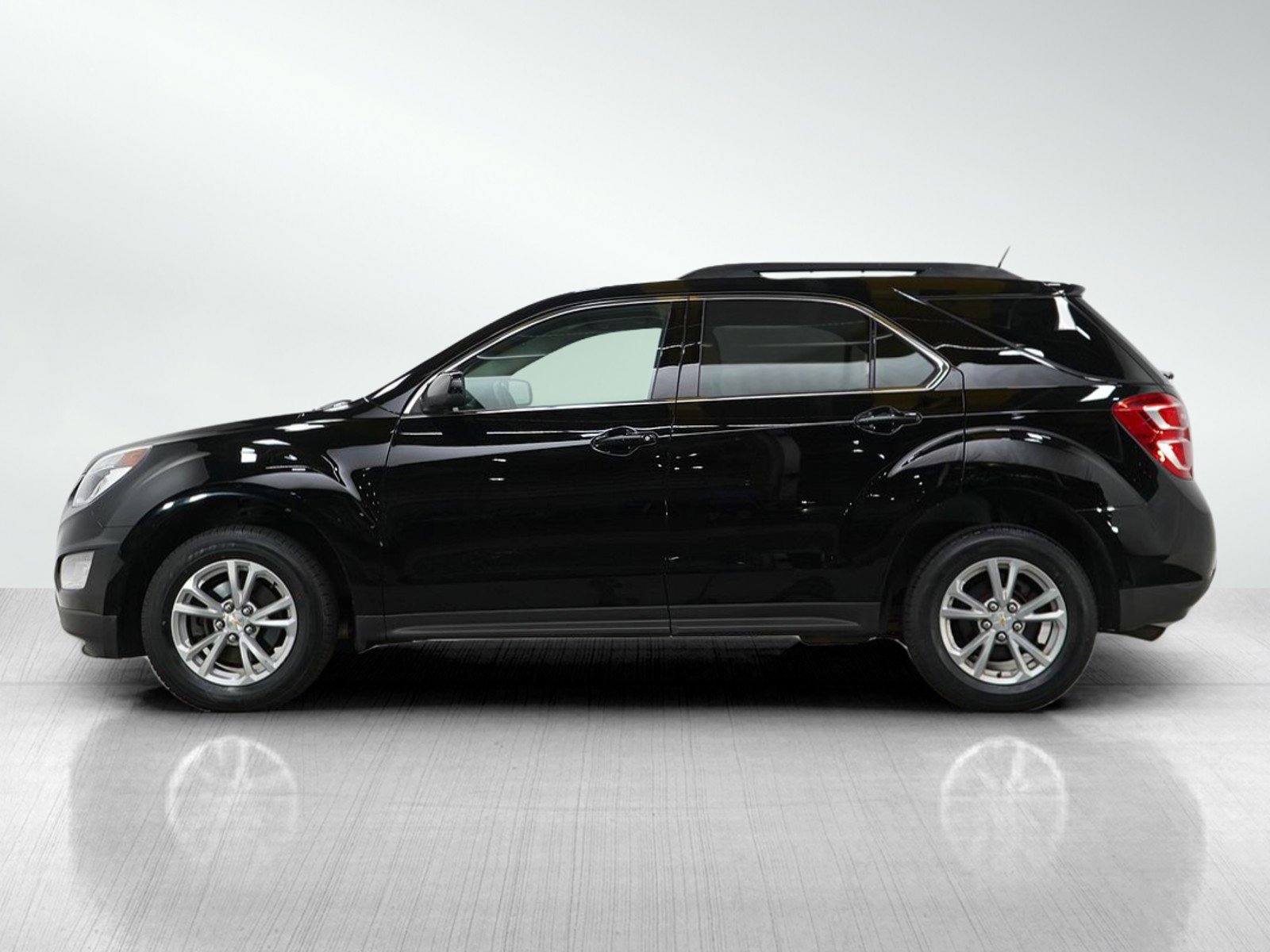 Used 2017 Chevrolet Equinox LT with VIN 2GNFLFEK9H6198991 for sale in Burnsville, Minnesota