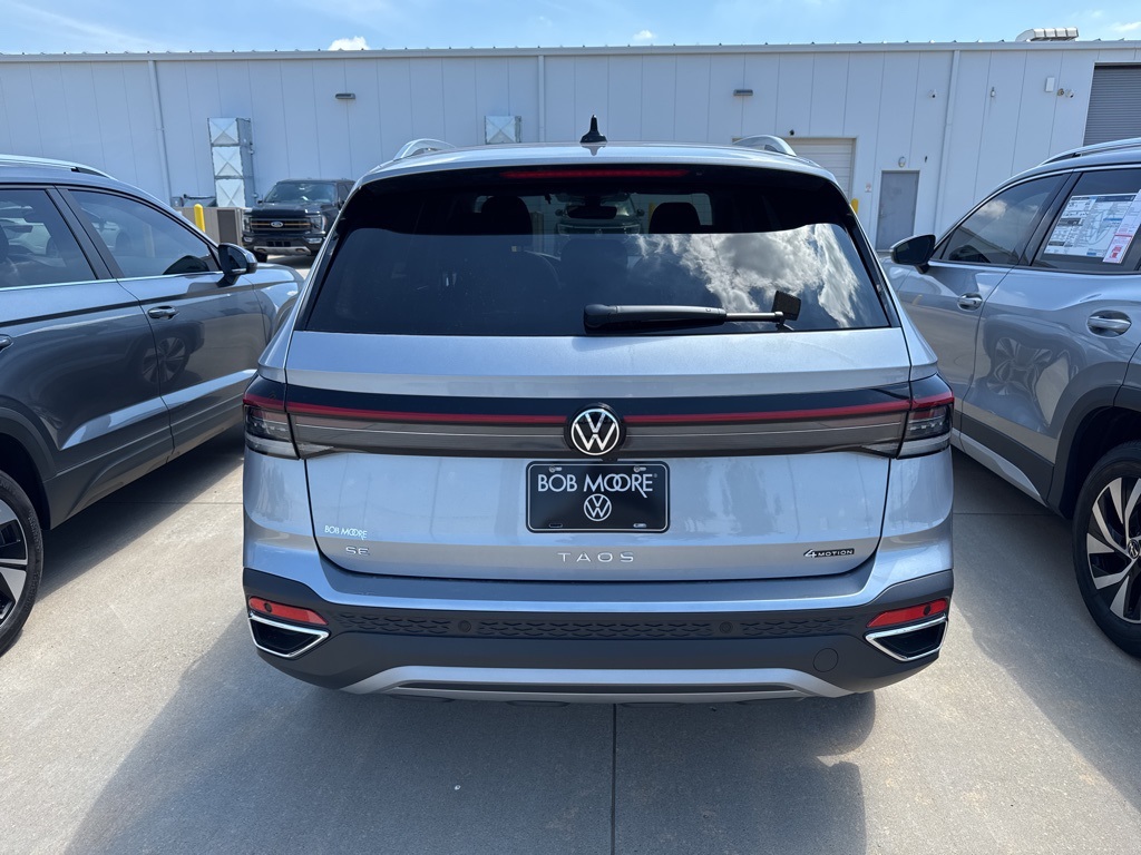 2025 Volkswagen Taos SE photo 2