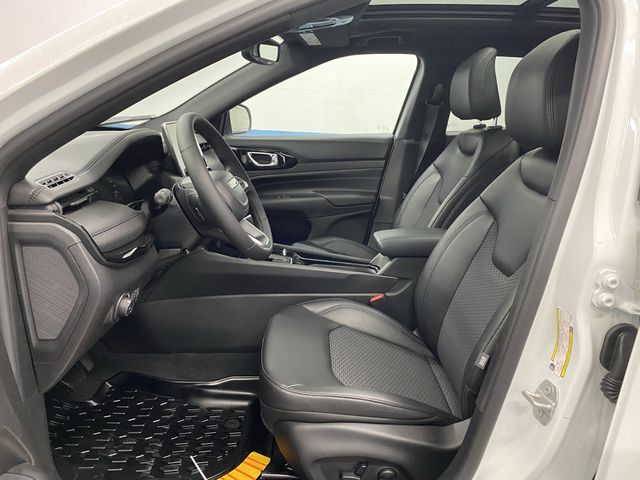 2026 Jeep Compass Latitude Altitude photo 3