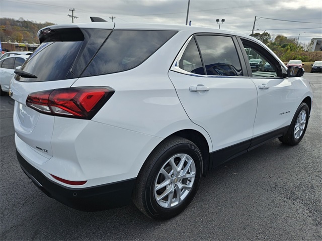 2024 Chevrolet Equinox LT photo 3
