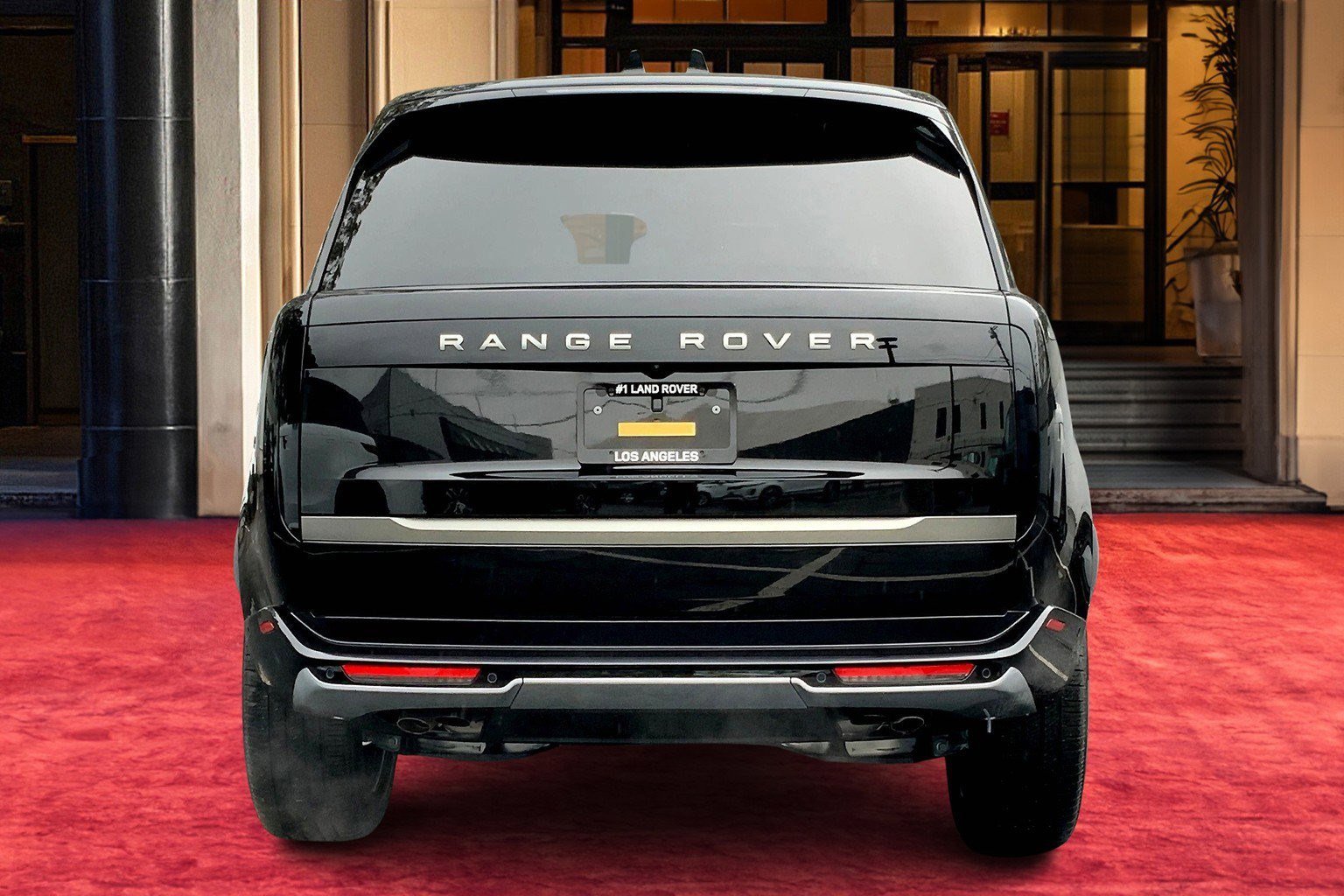 2025 Land Rover Range Rover SE photo 2