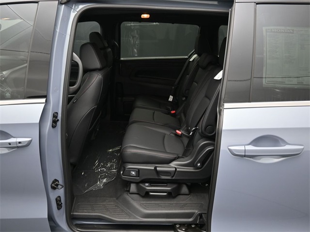 2026 Honda Odyssey photo 2