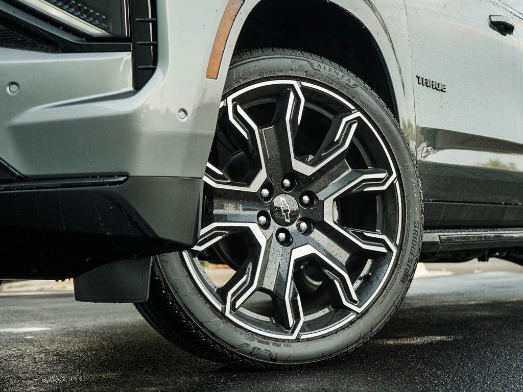 2025 Chevrolet Tahoe RST photo 5