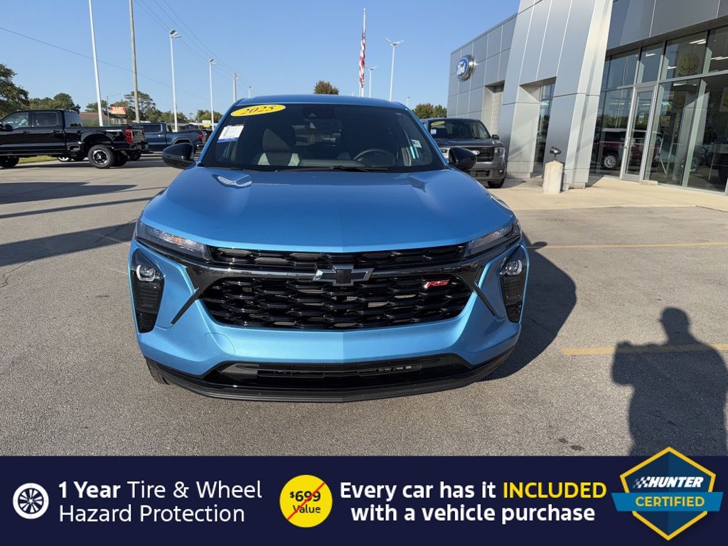 2025 Chevrolet Trax photo 8