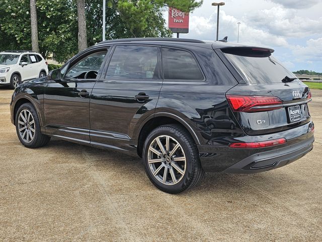 2024 Audi Q7 45 Premium Plus photo 5