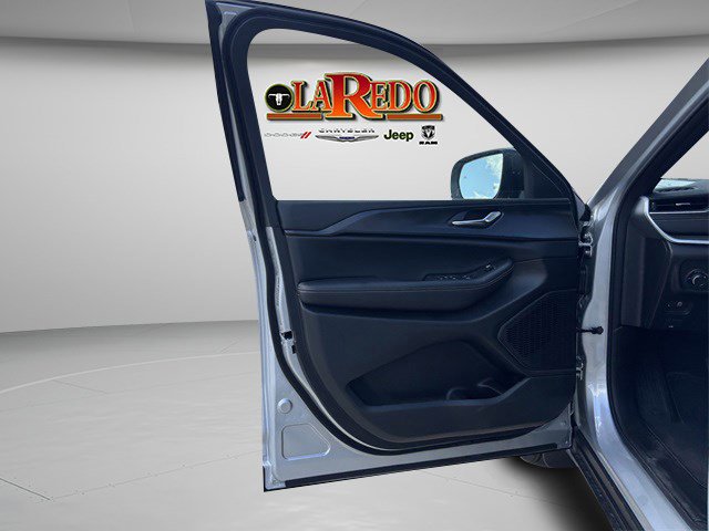 2025 Jeep Grand Cherokee Laredo X photo 7