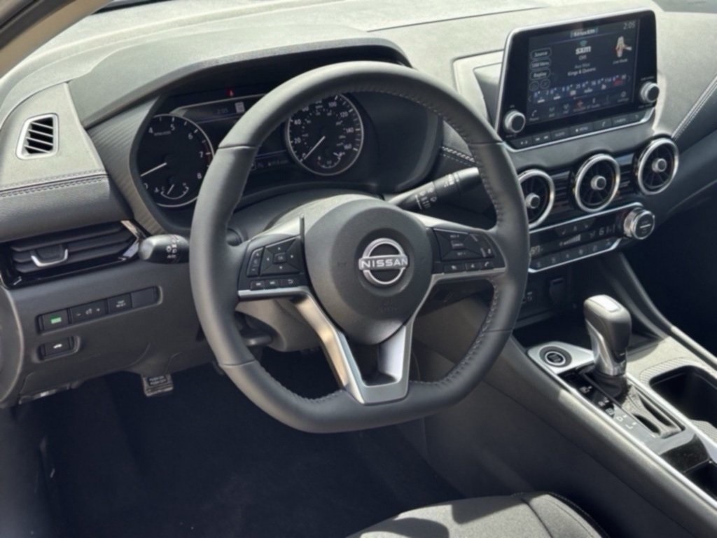 2025 Nissan Sentra SV photo 10