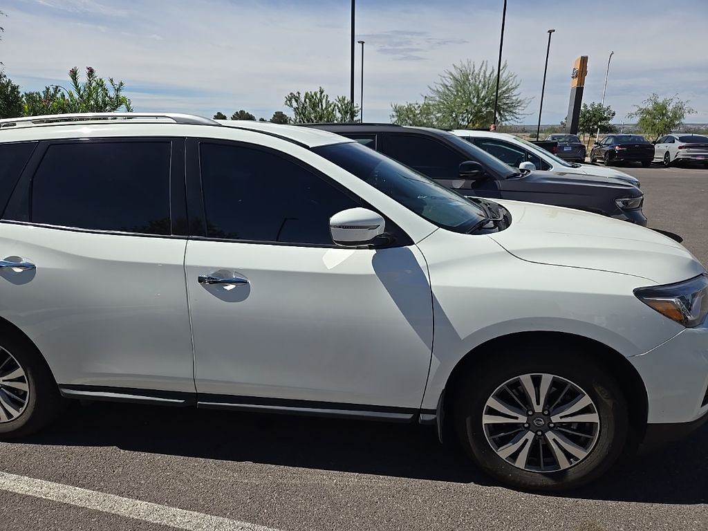 2020 Nissan Pathfinder SV photo 7