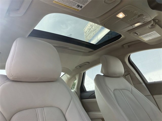 2017 Lincoln MKZ Reserve photo 12
