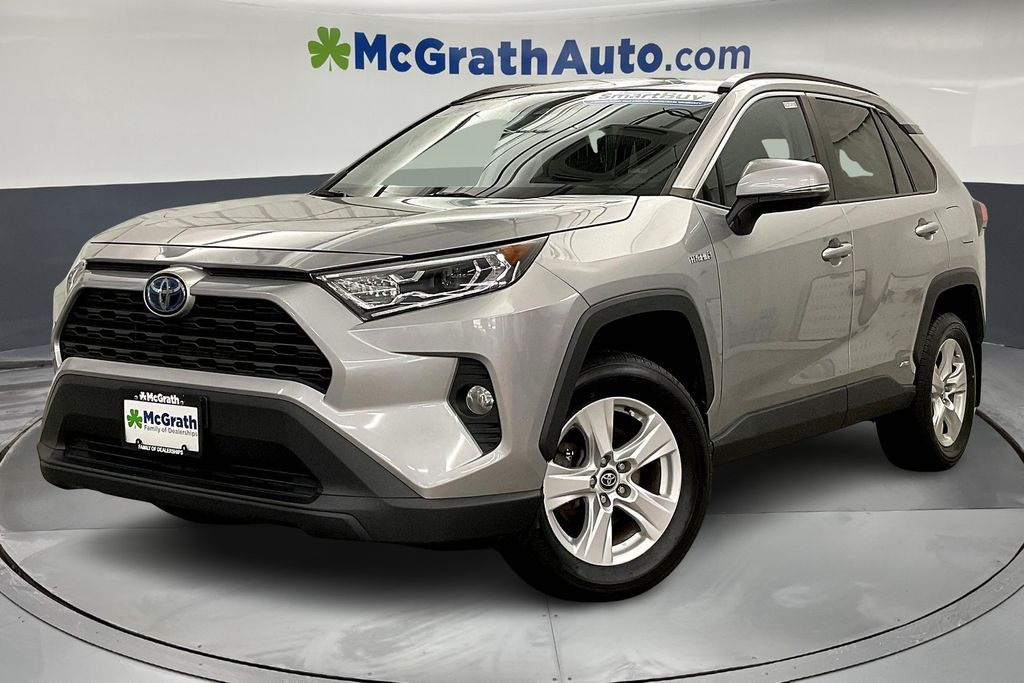 2020 Toyota RAV4 Hybrid XLE photo 2