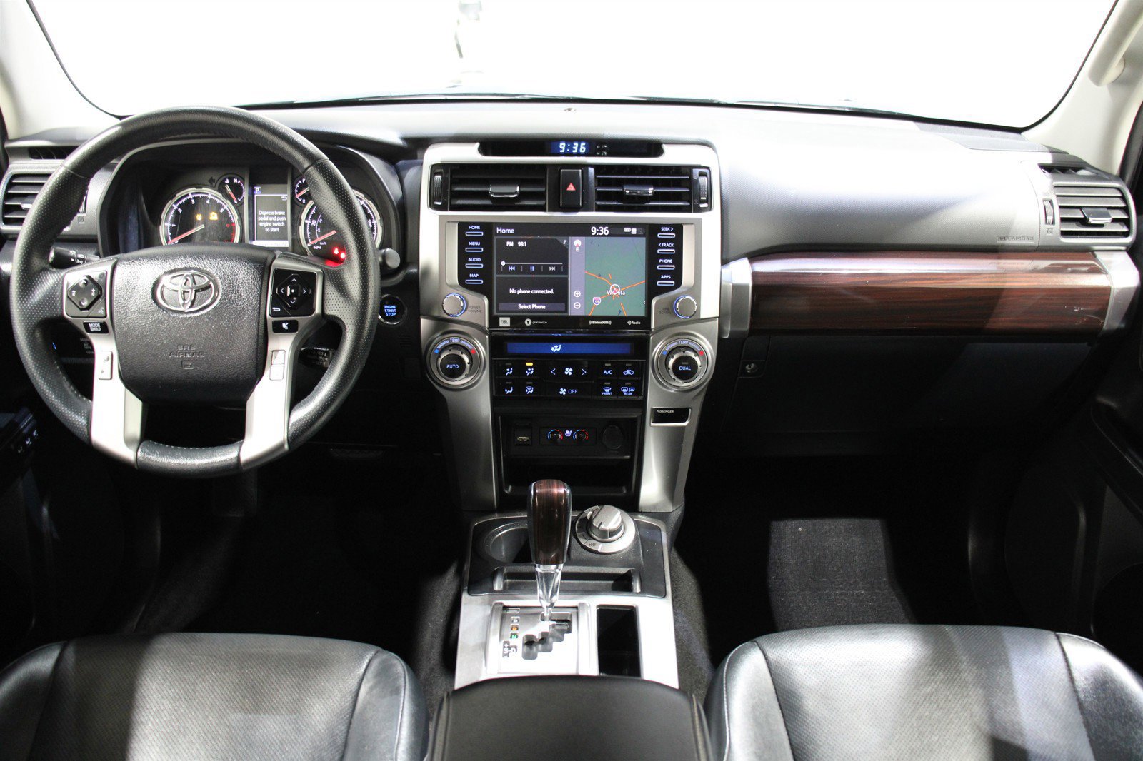 2022 Toyota 4Runner Limited photo 2