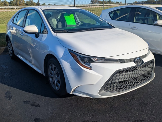 Used 2022 Toyota Corolla LE with VIN 5YFEPMAEXNP377872 for sale in Northfield, Minnesota