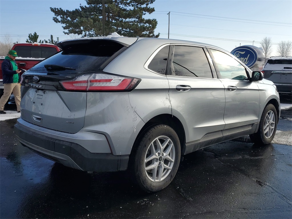 2024 Ford Edge SEL photo 4
