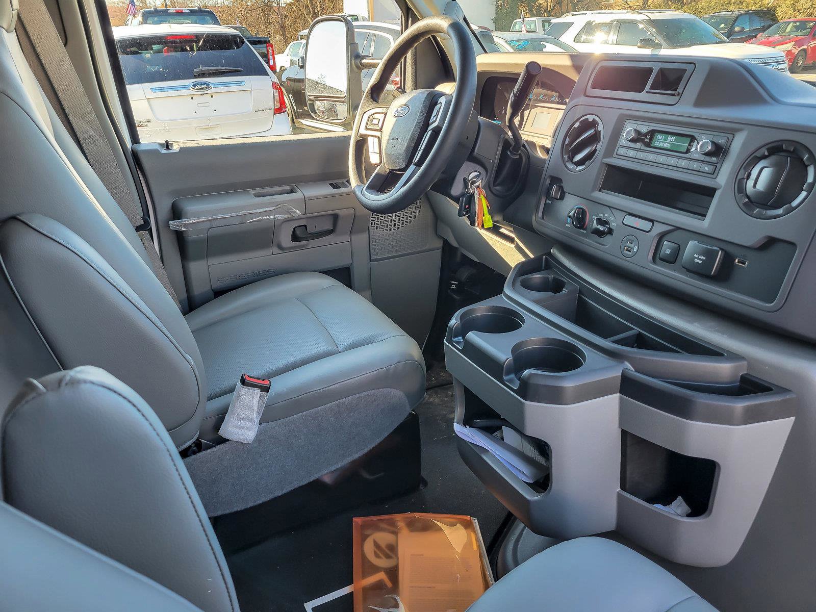 2025 FORD E-350 - Image 17