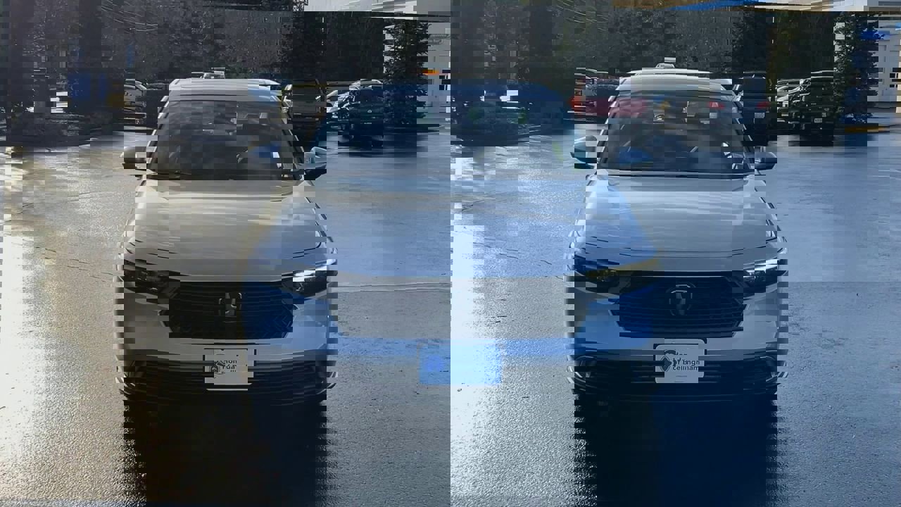 2025 Honda Accord LX photo 3