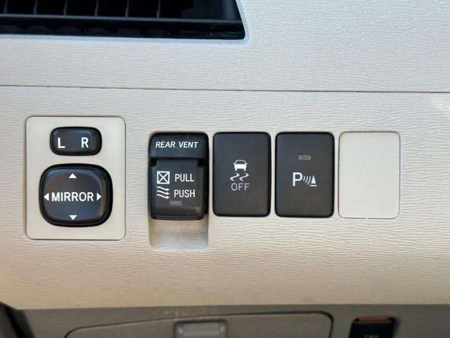 2011 Toyota Sienna Limited photo 16