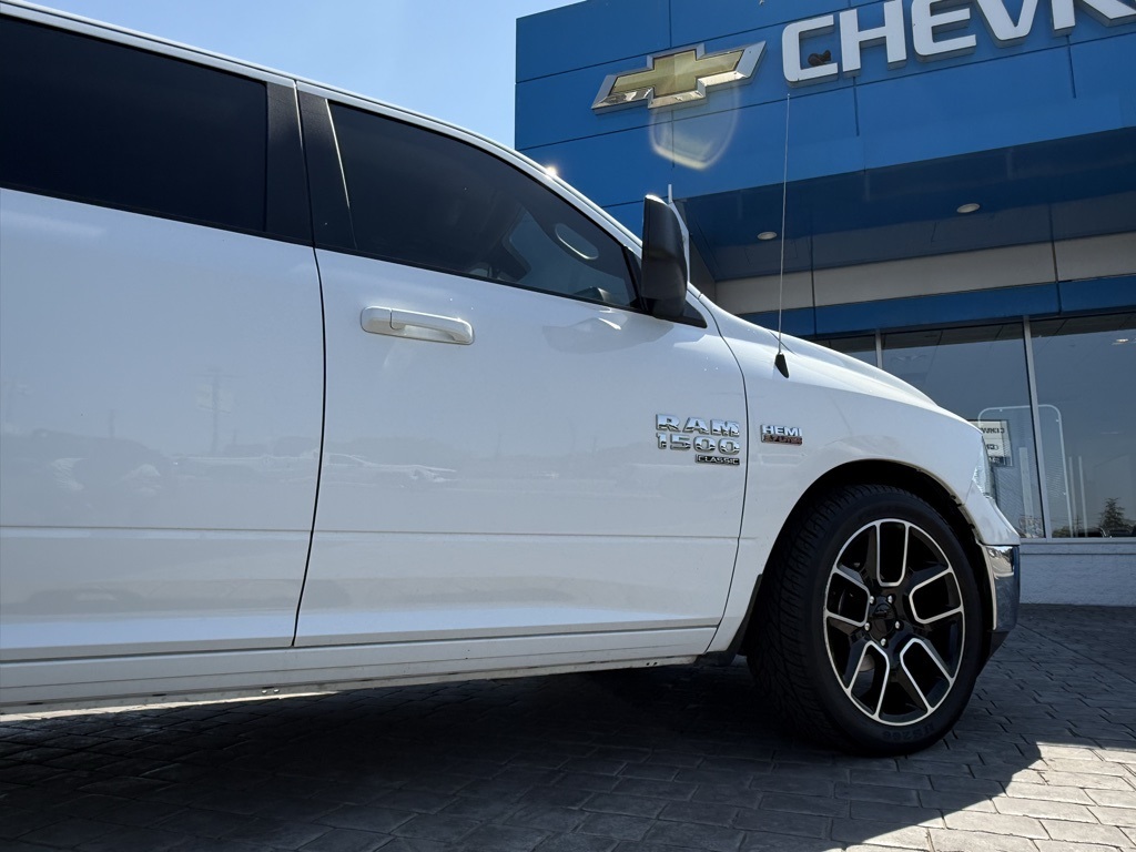 2021 Ram 1500 Classic SLT photo 5
