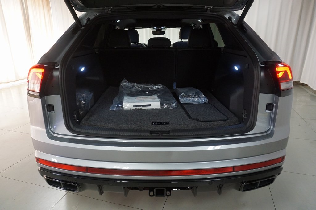 2026 Volkswagen Atlas Cross Sport SEL R-Line photo 31