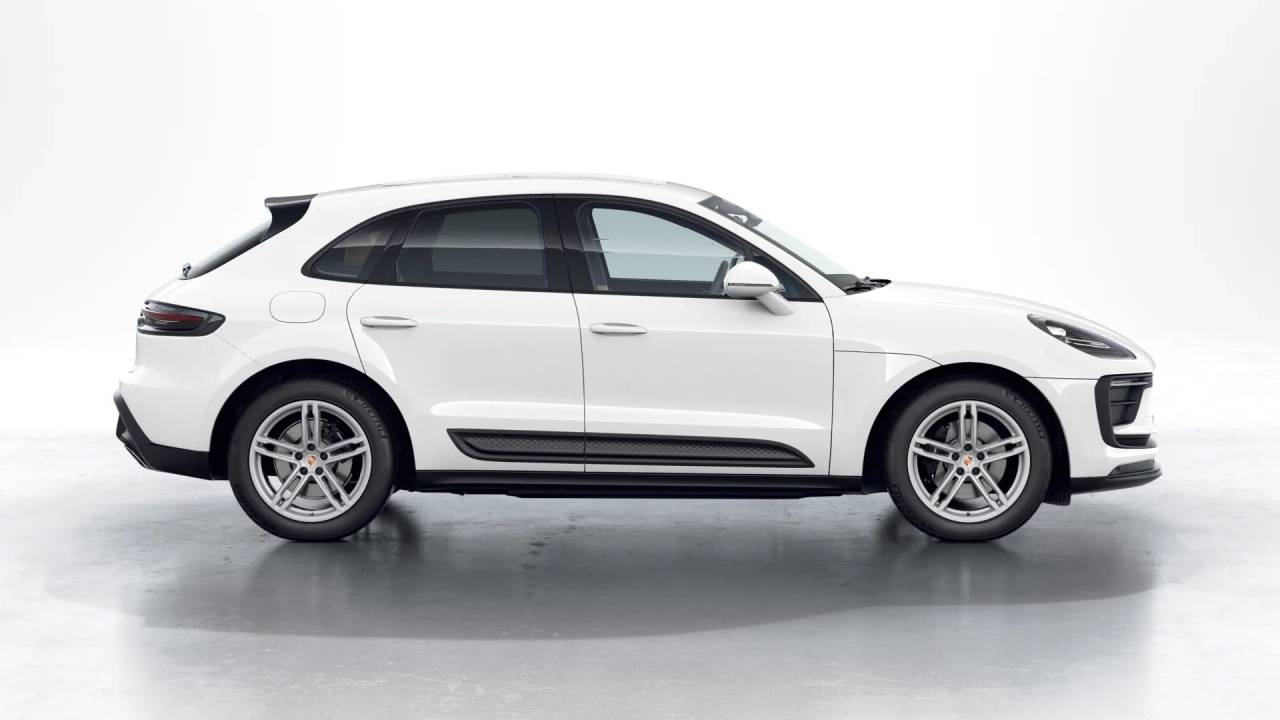 2026 Porsche Macan T photo 7