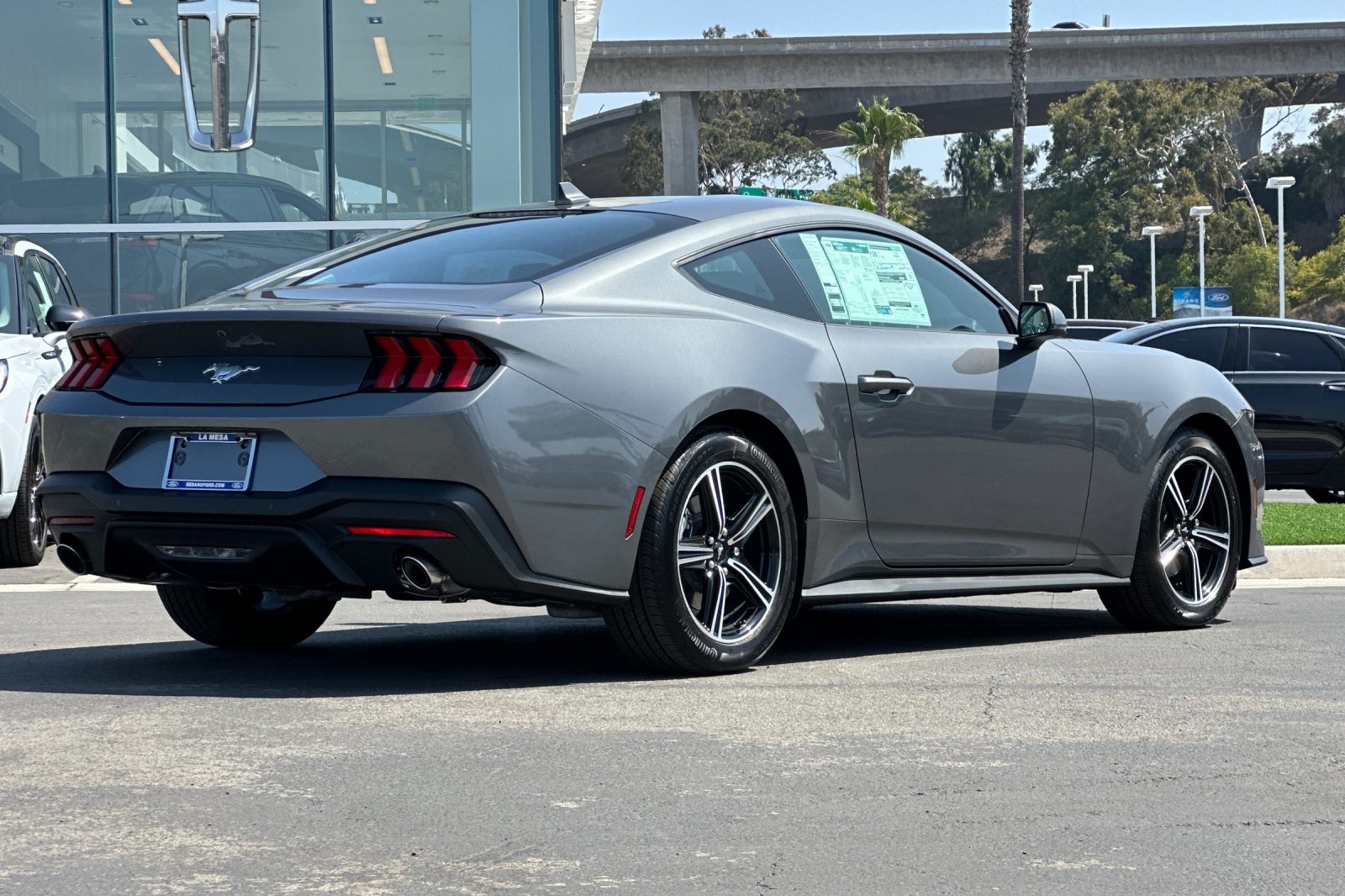 2025 Ford Mustang EcoBoost Premium photo 3