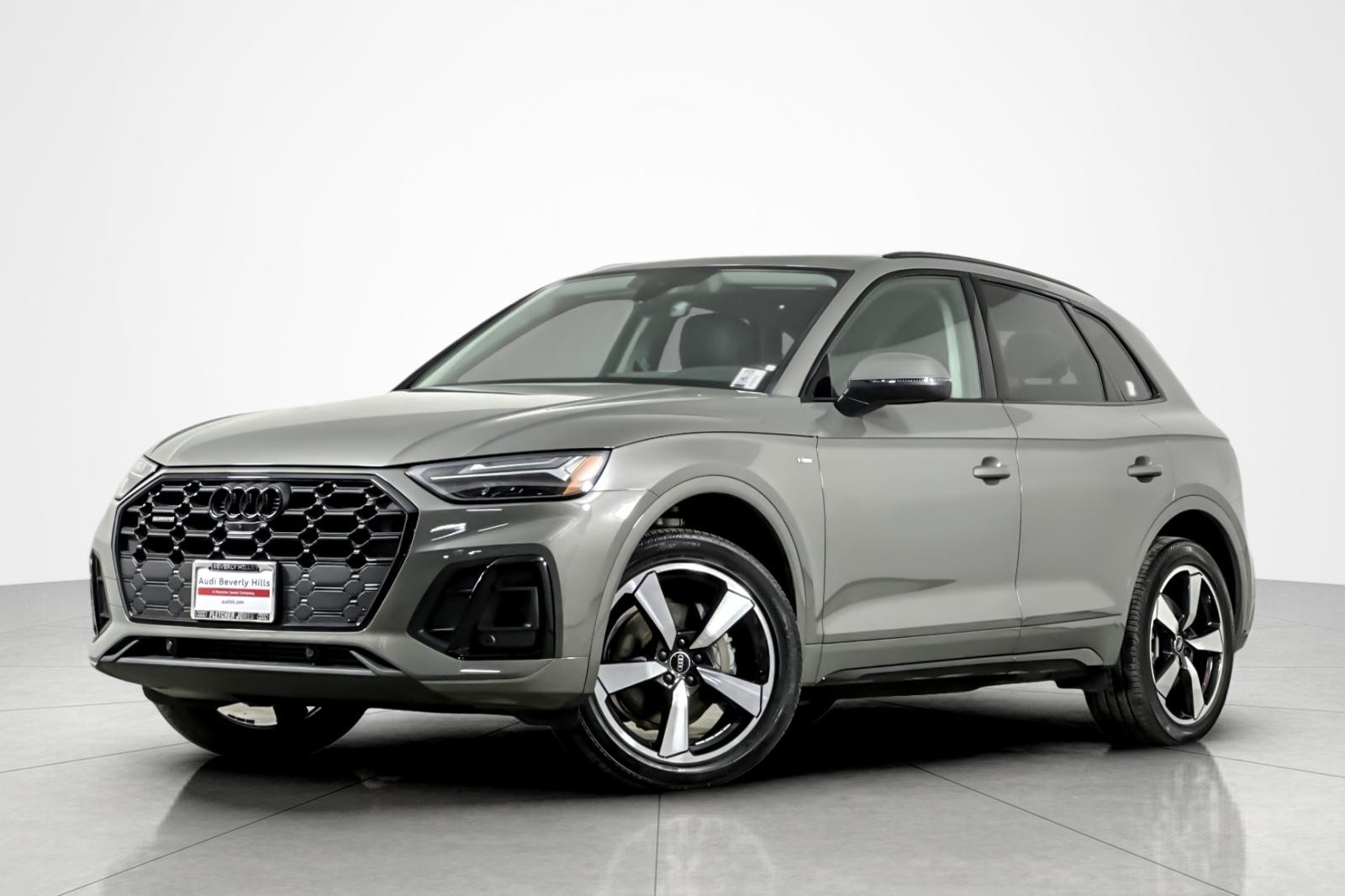 2023 Audi Q5 Premium Plus's photo