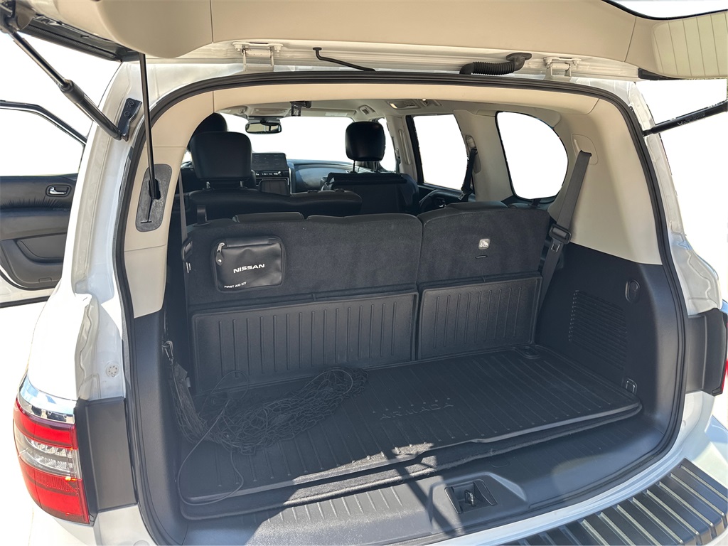 2021 Nissan Armada SV photo 11