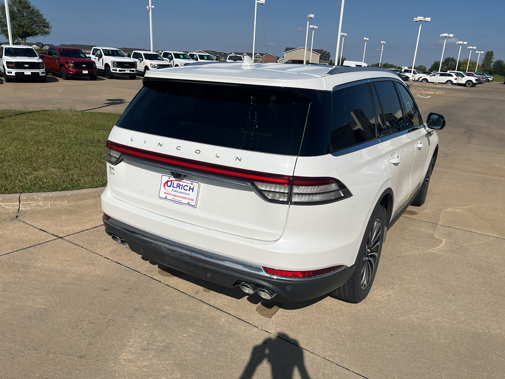 2023 Lincoln Aviator Standard photo 5